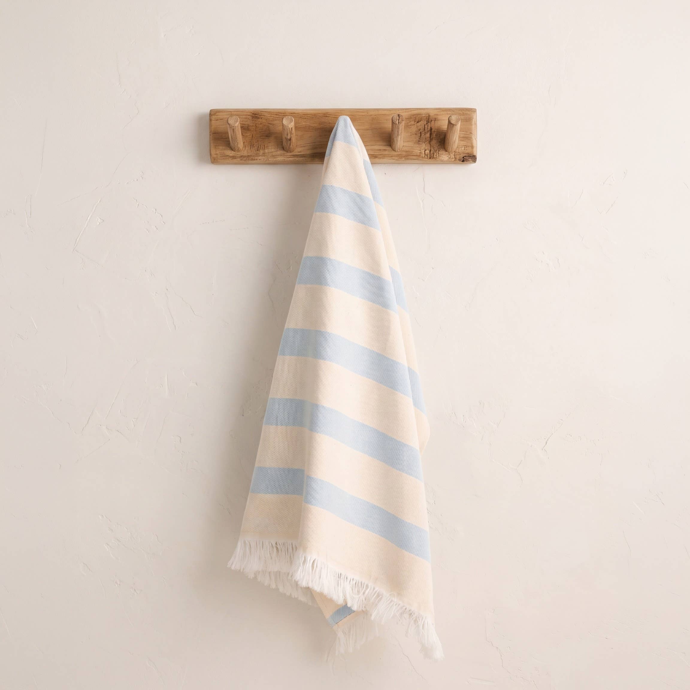 Pareo de playa de algodón ligero con flecos FARO: Celeste / 90x180 cm